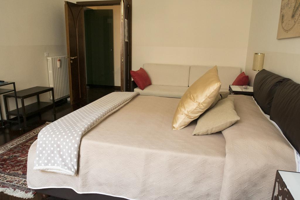 B&B Domus Garibaldi サレルノ エクステリア 写真