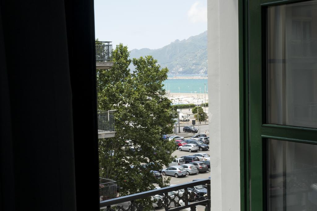 B&B Domus Garibaldi サレルノ エクステリア 写真